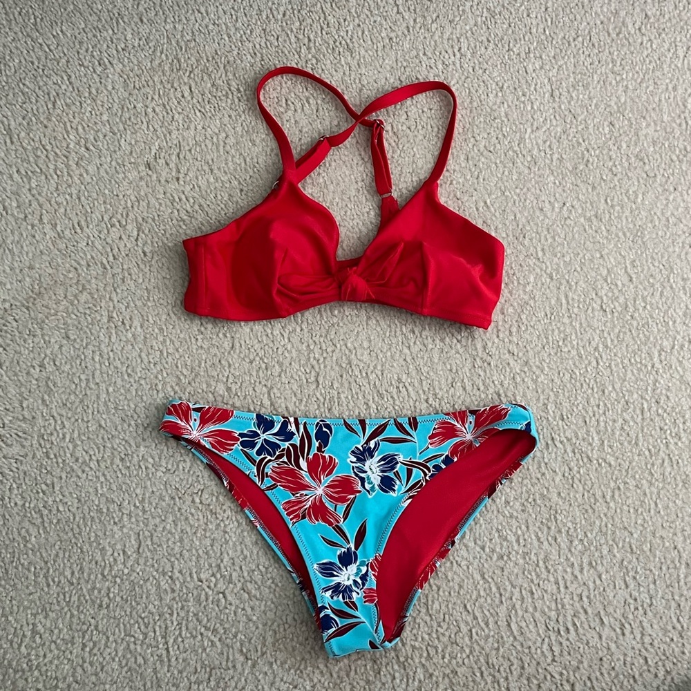 Cupshe Red and Floral Print Bikini